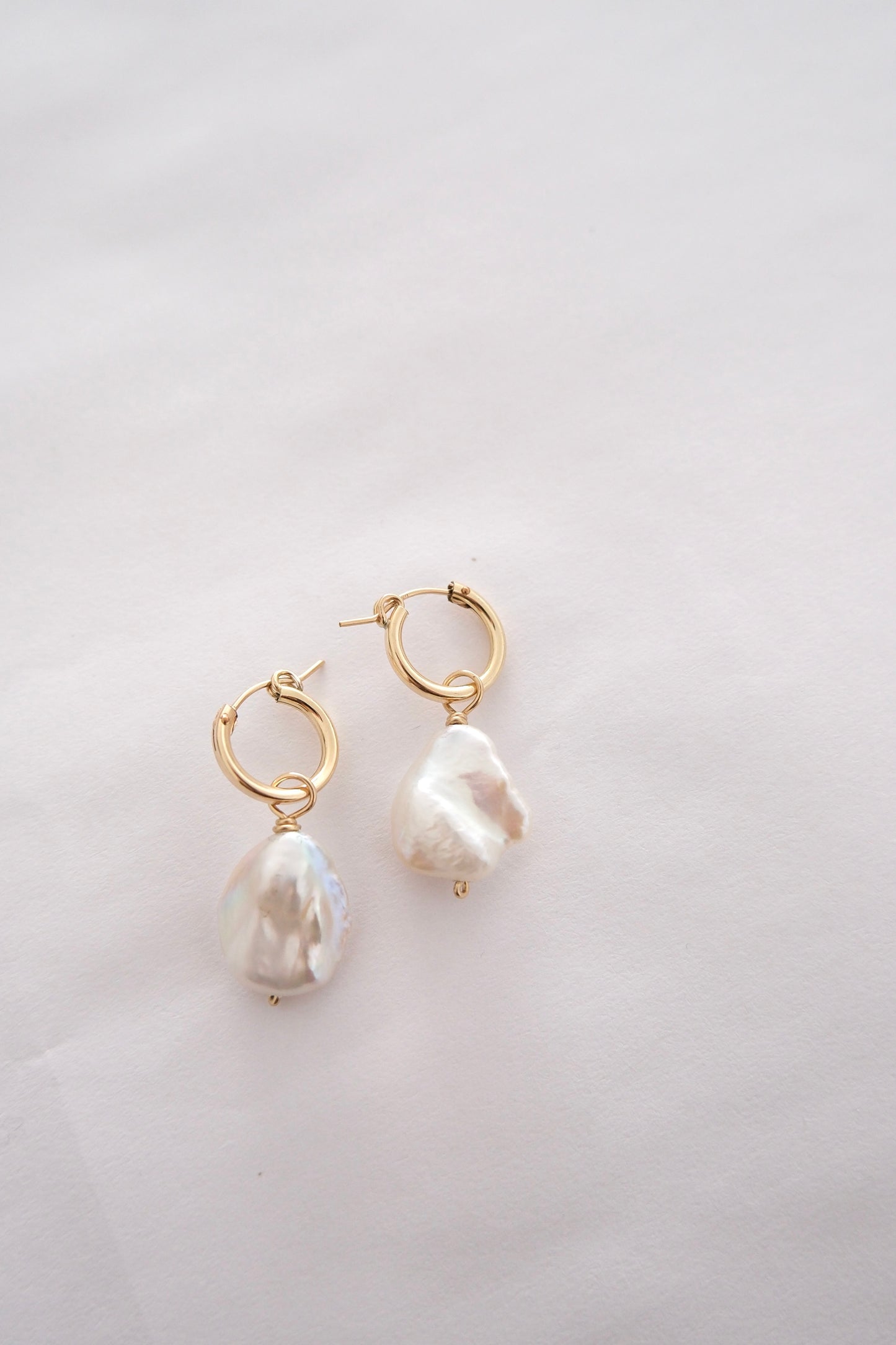 SIGNATURE PEARL EARRINGS